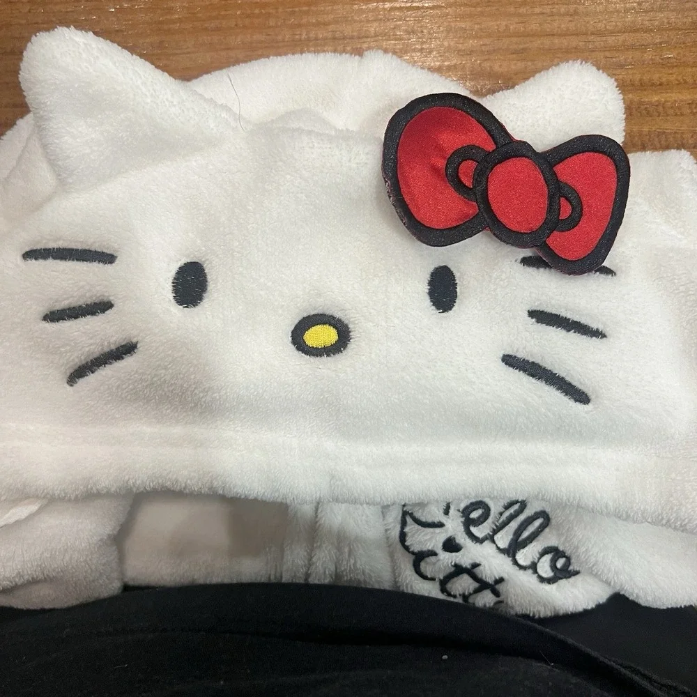 Hello Kitty Adult‎ Hoodie Women's Medium Super Soft White